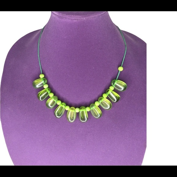 Zad Necklace Green stones with adjustable drawstring to fit - Picture 4 of 5